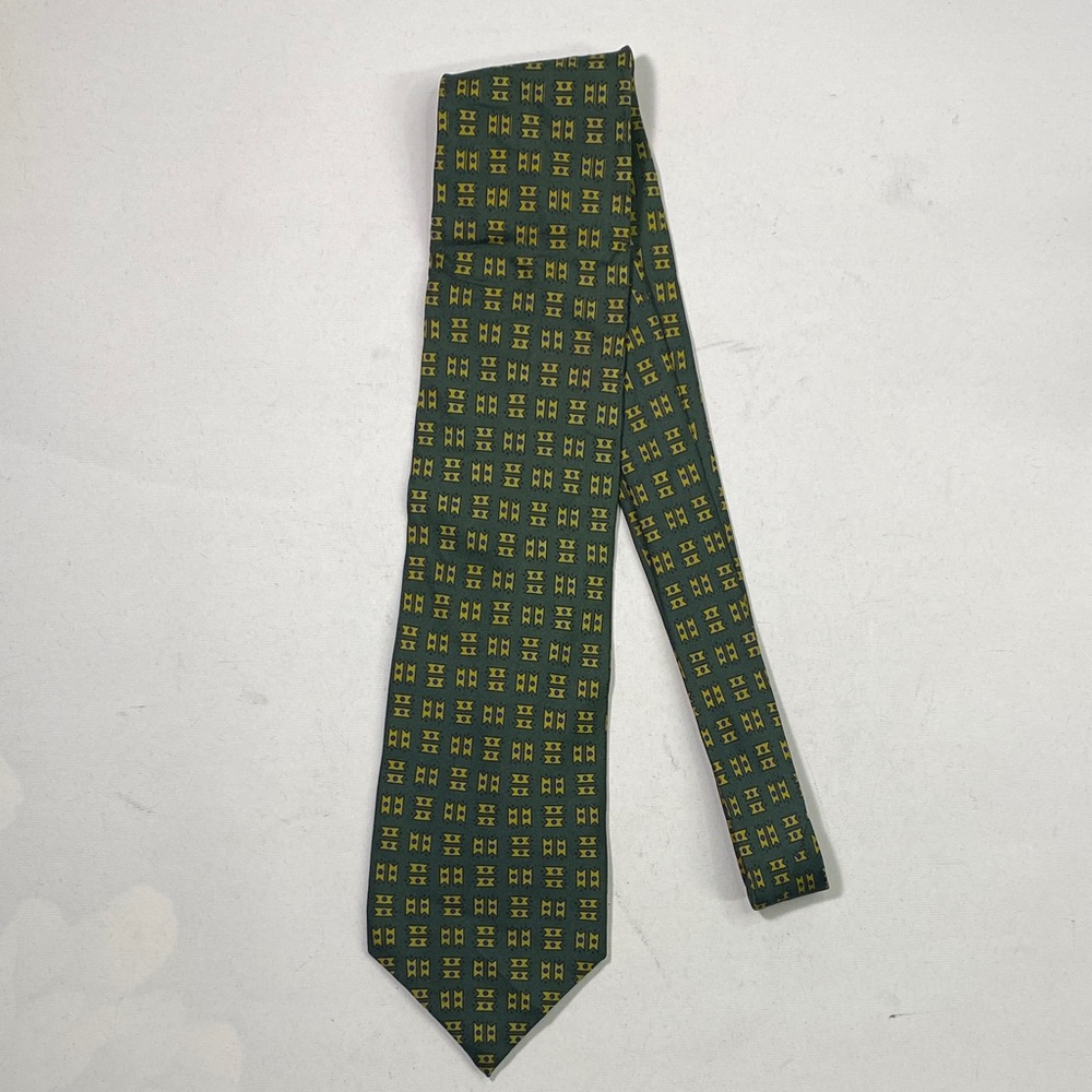 Green Geometric Men's Tie - Sophisticated Patterned Accessory